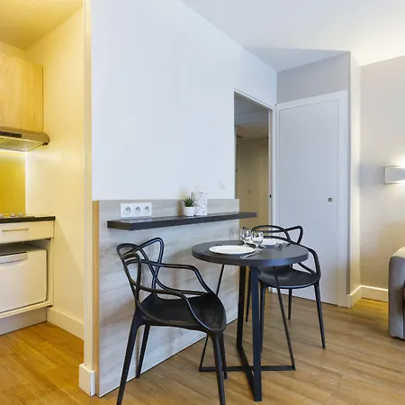 Citadines Tour Eiffel Aparthotel 4*