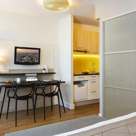 Aparthotel Citadines Tour Eiffel 4*