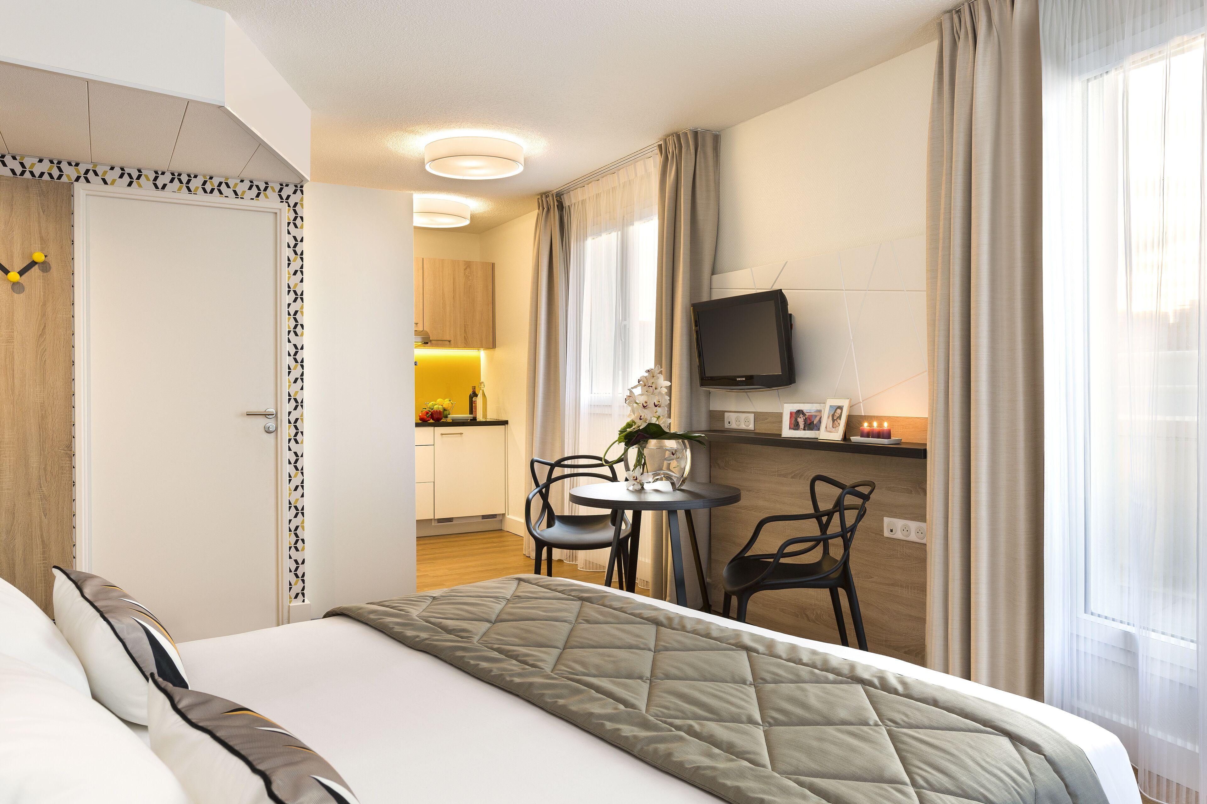 Citadines Tour Eiffel Aparthotel 4*