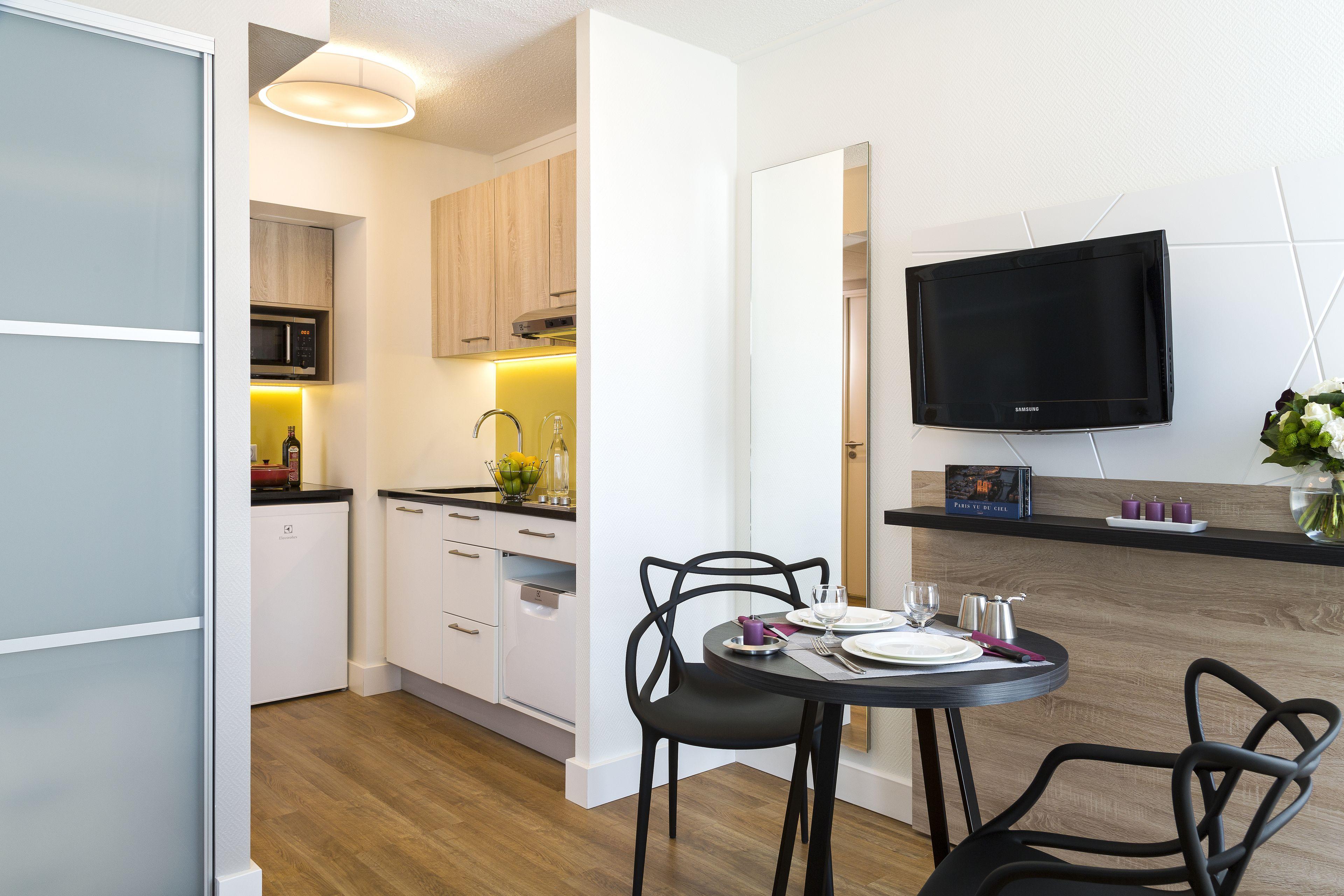 Aparthotel Citadines Tour Eiffel 4*