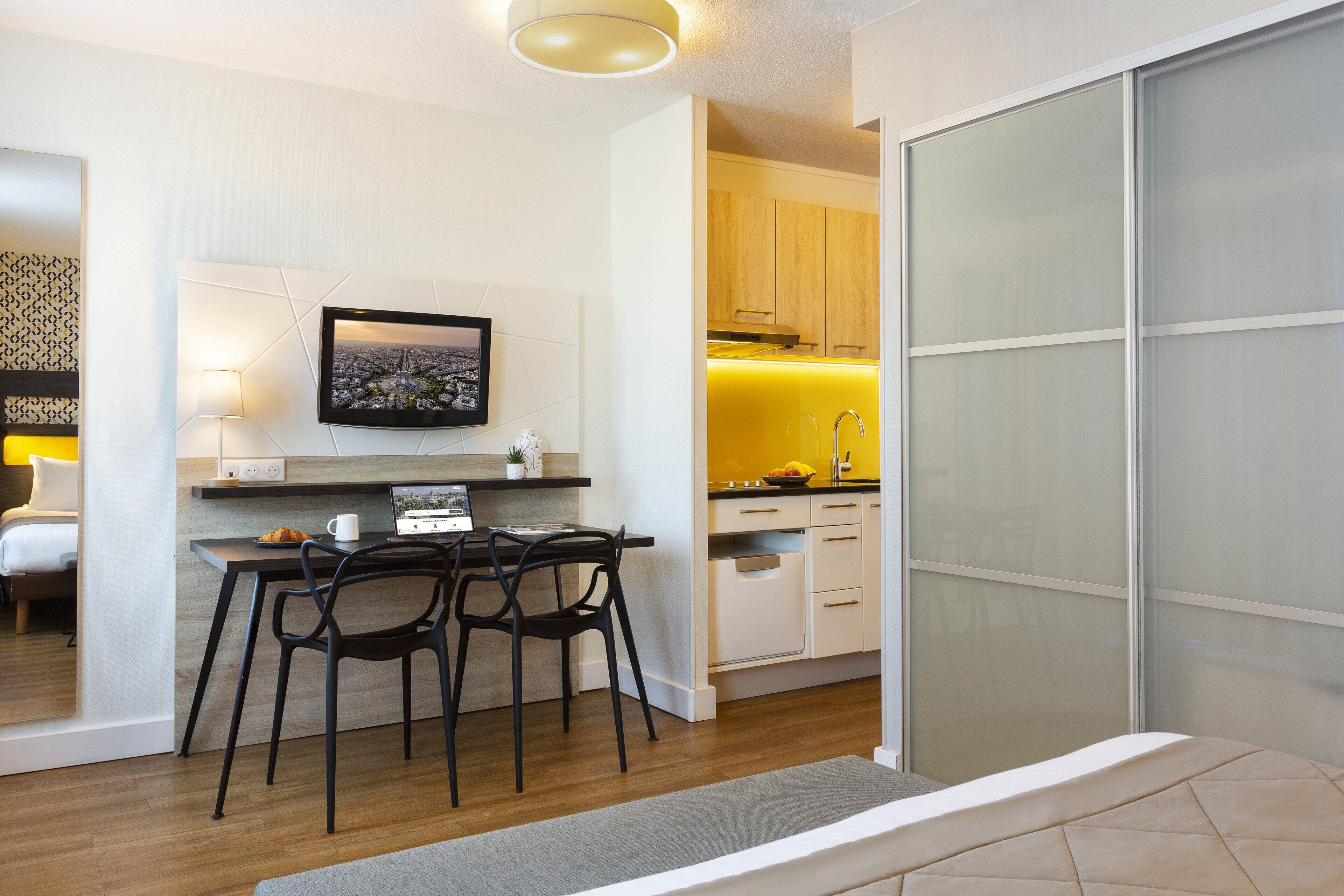 Aparthotel Citadines Tour Eiffel 4*